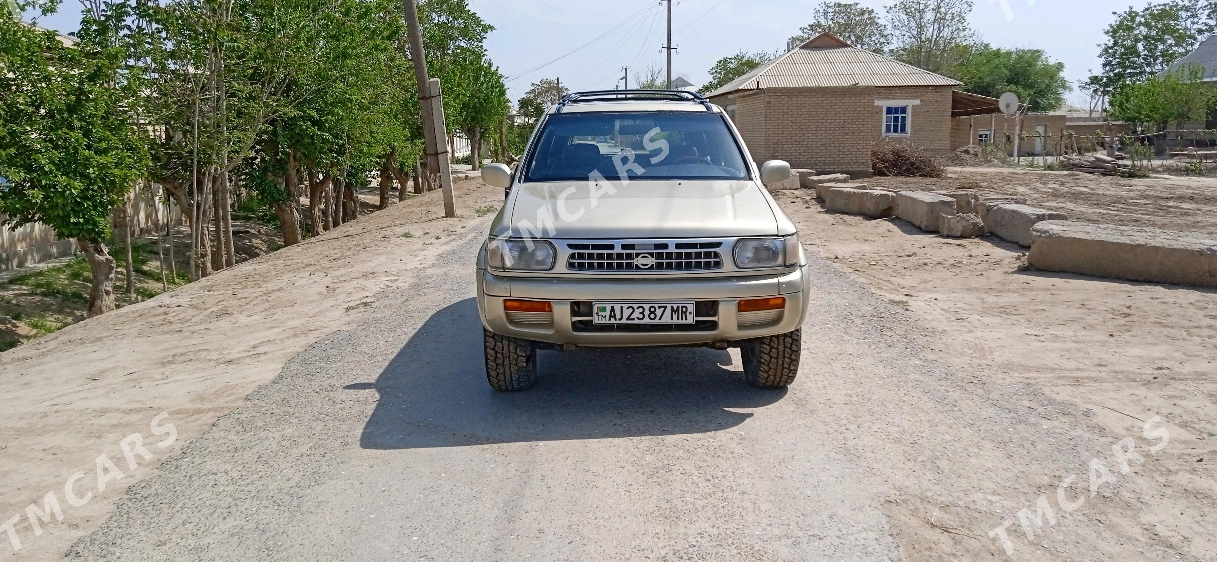 Nissan Pathfinder 1996 - 50 000 TMT - Байрамали - img 4