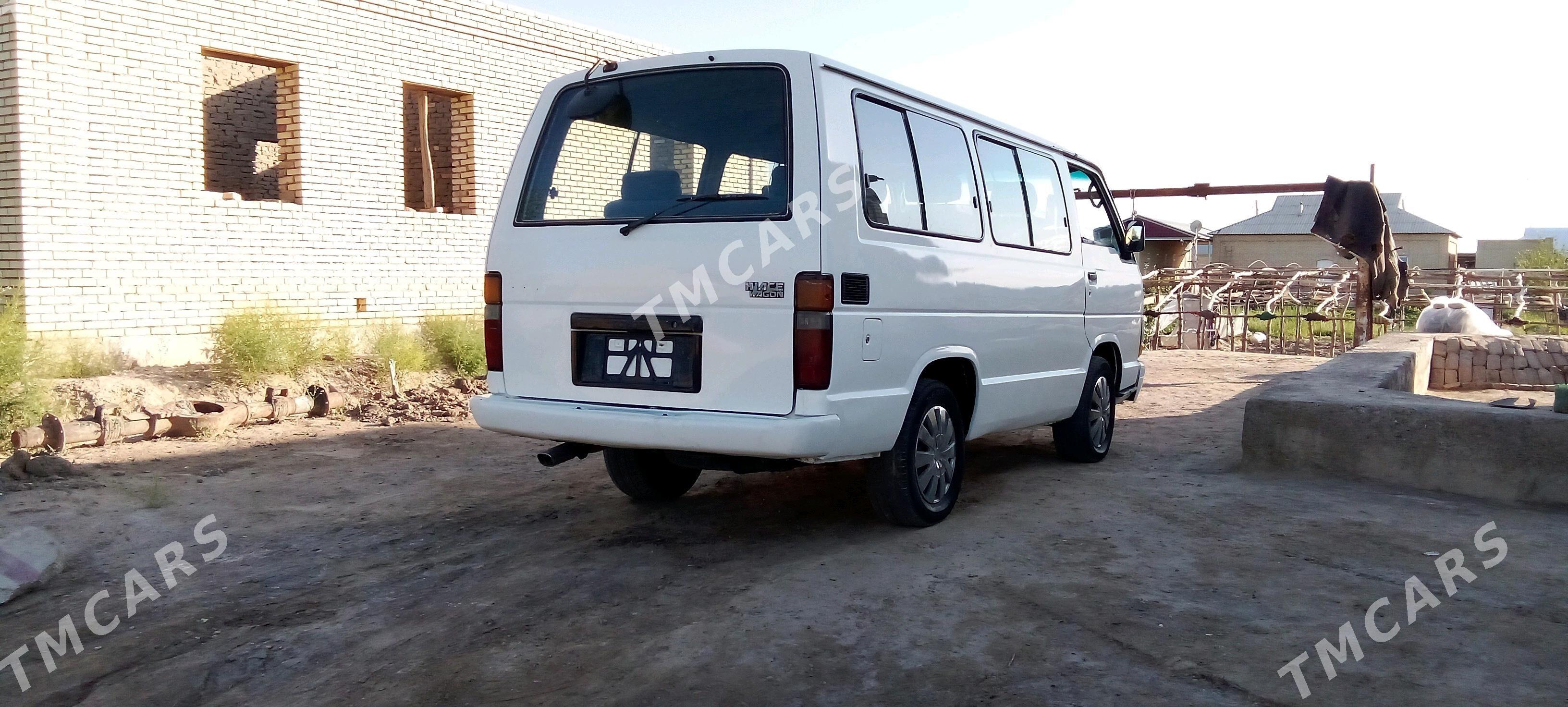 Toyota Hiace 1989 - 36 000 TMT - Мары - img 3