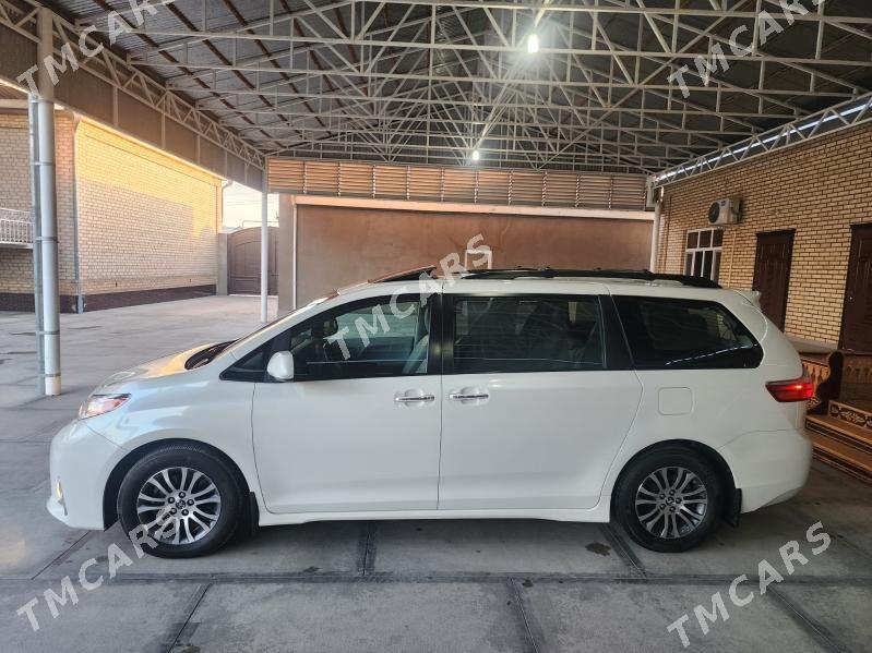 Toyota Sienna 2019 - 575 000 TMT - Мары - img 7