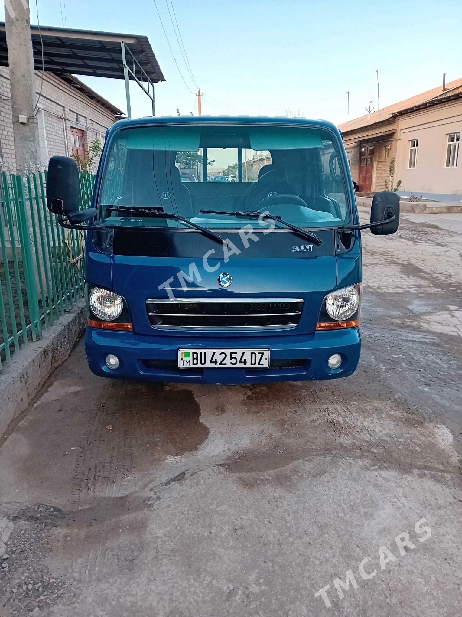 Kia Bongo 2002 - 86 000 TMT - Дашогуз - img 3