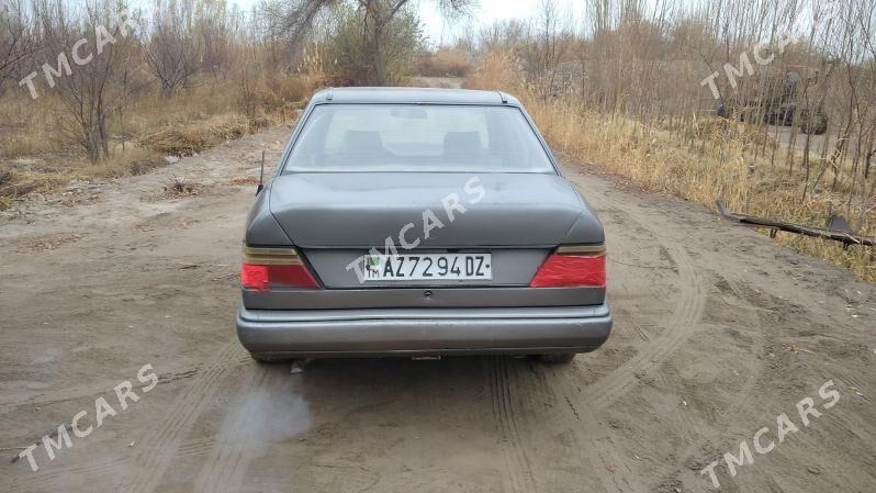 Mercedes-Benz 230E 1987 - 12 000 TMT - Губадаг - img 3