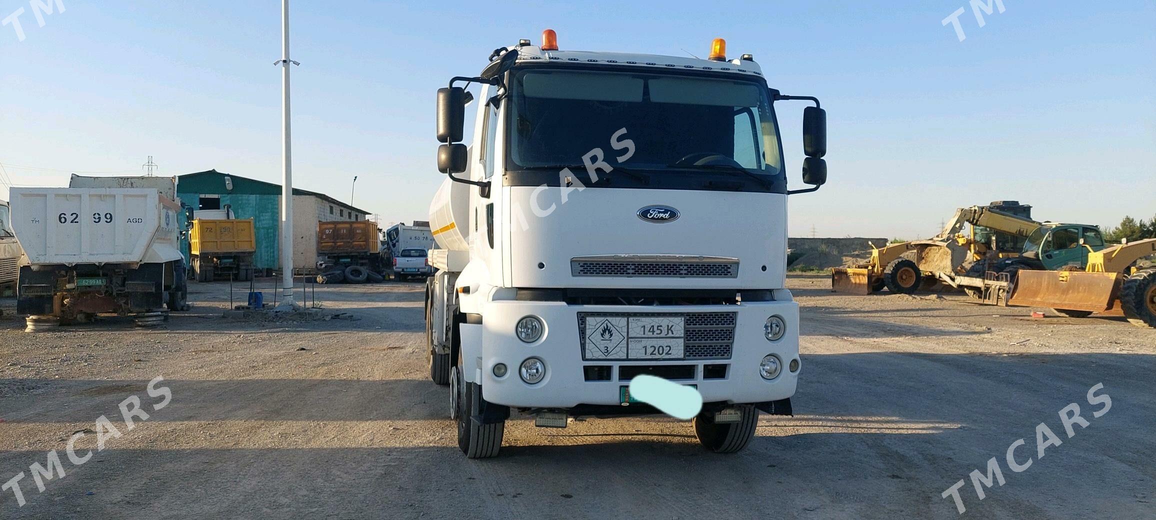 Ford Cargo 3535D 2013 - 900 000 TMT - Aşgabat - img 3