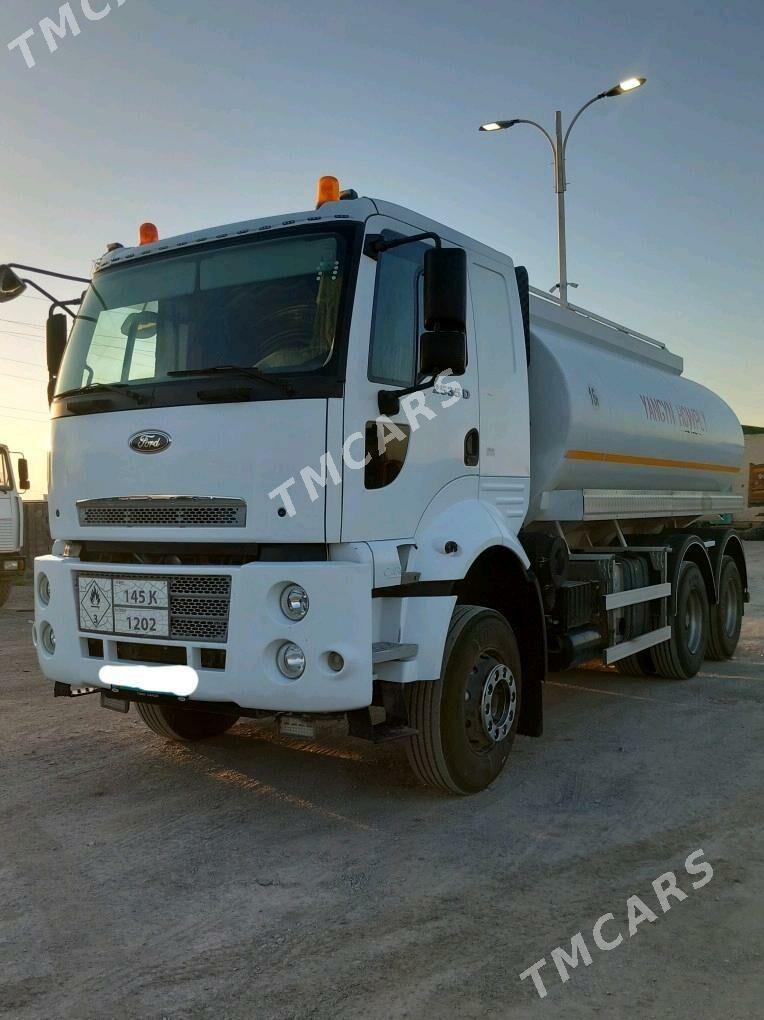 Ford Cargo 3535D 2013 - 900 000 TMT - Aşgabat - img 2