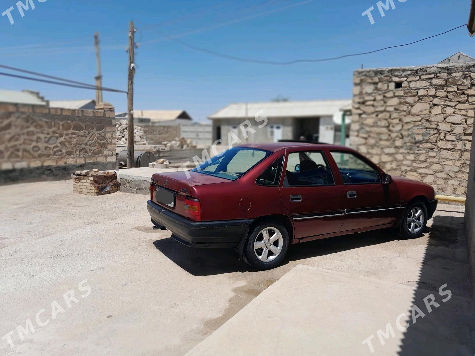 Opel Vectra 1992 - 23 000 TMT - Гумдаг - img 5