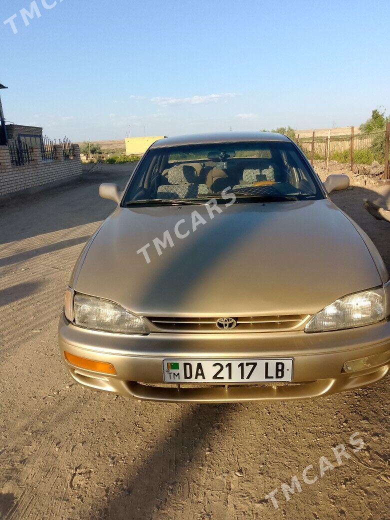 Toyota Camry 1996 - 60 000 TMT - Газаджак - img 2