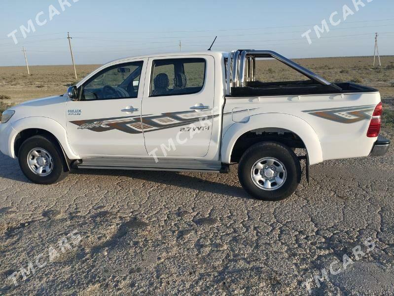 Toyota Hilux 2015 - 360 000 TMT - Esenguly - img 2