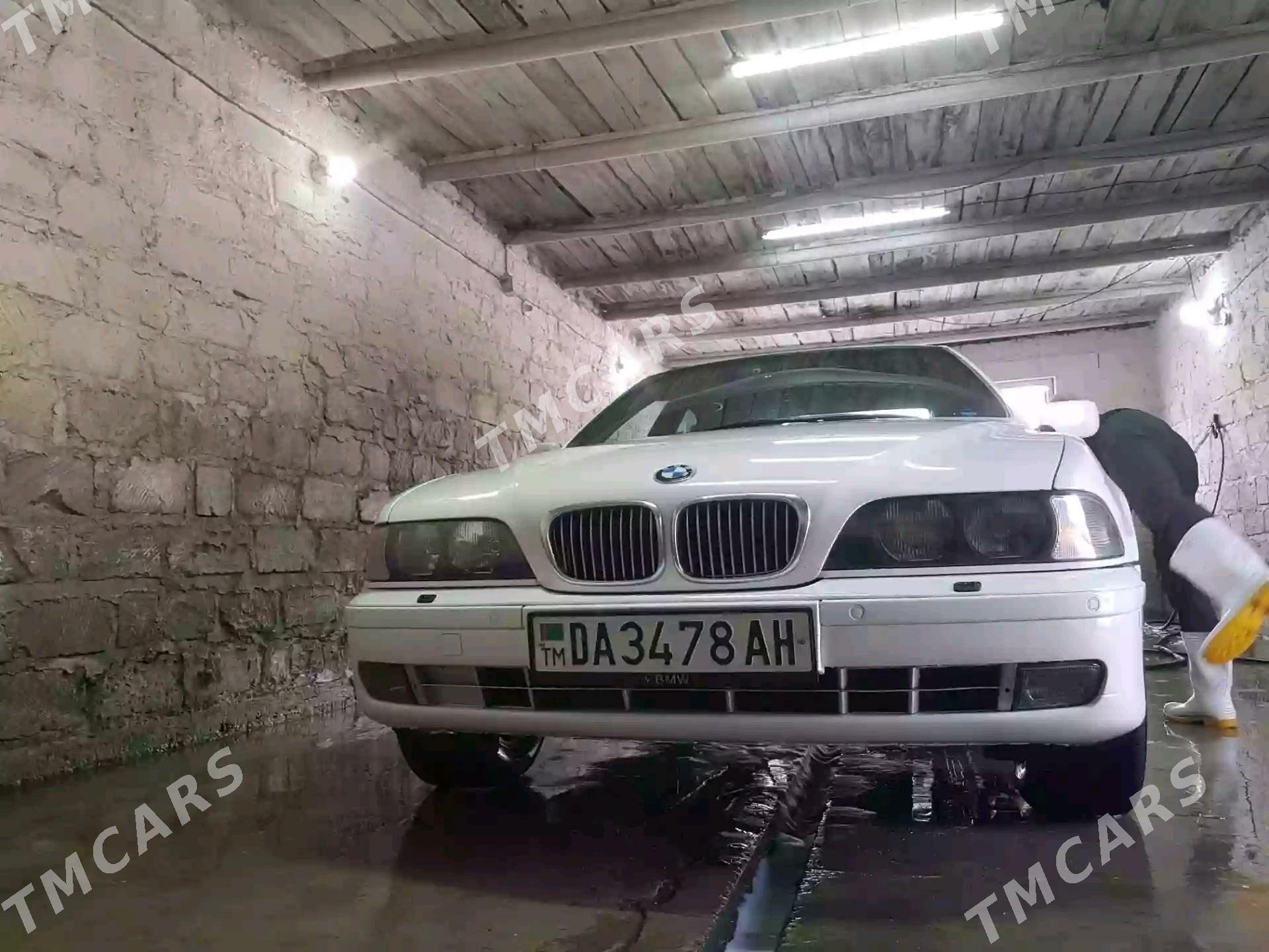BMW E39 2000 - 130 000 TMT - Hazar - img 4