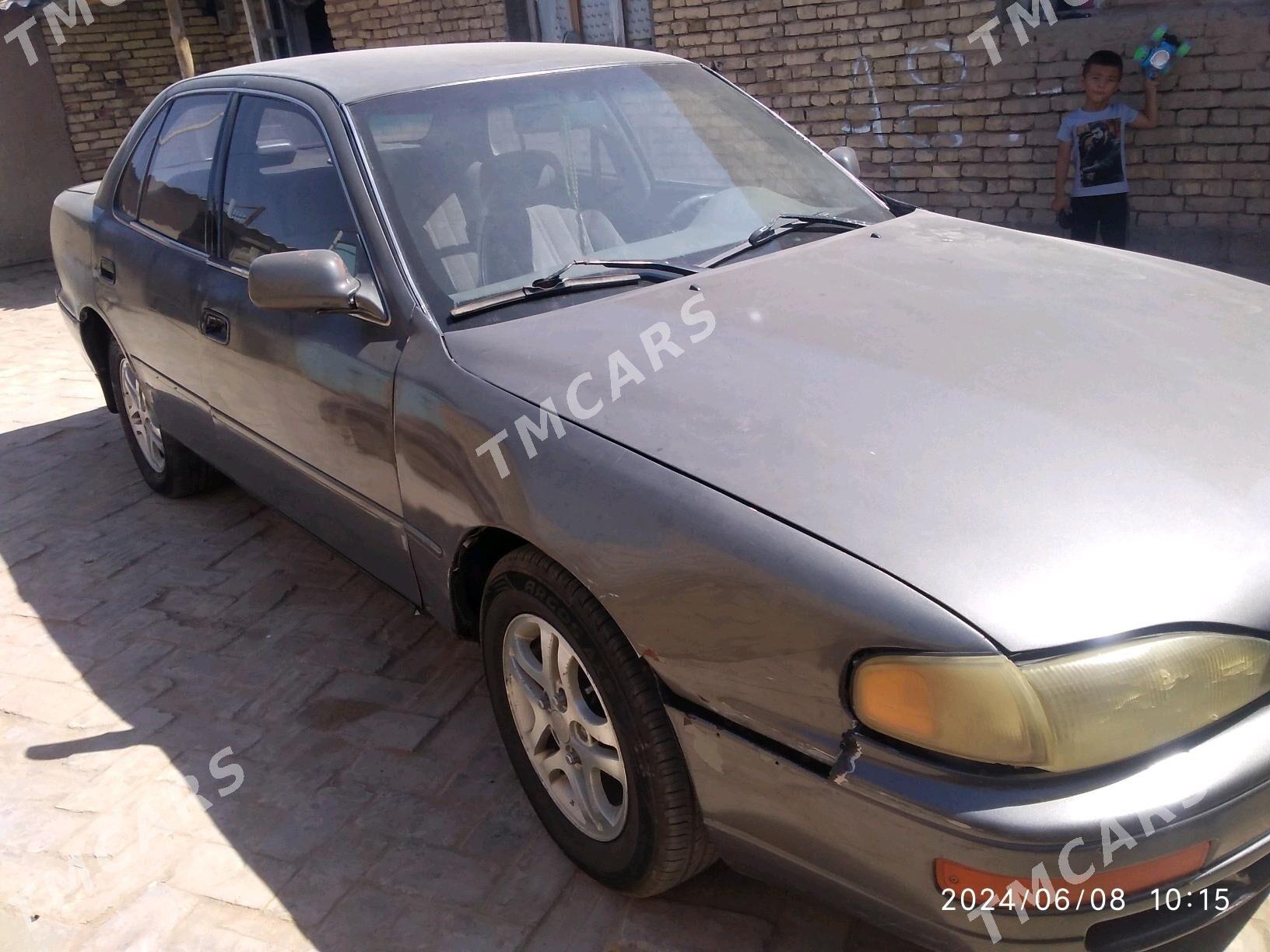 Toyota Camry 1993 - 25 000 TMT - Ёлётен - img 2