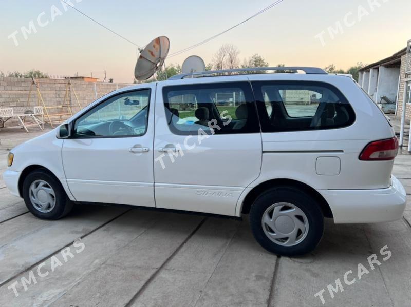 Toyota Sienna 2002 - 168 000 TMT - Babadaýhan - img 2