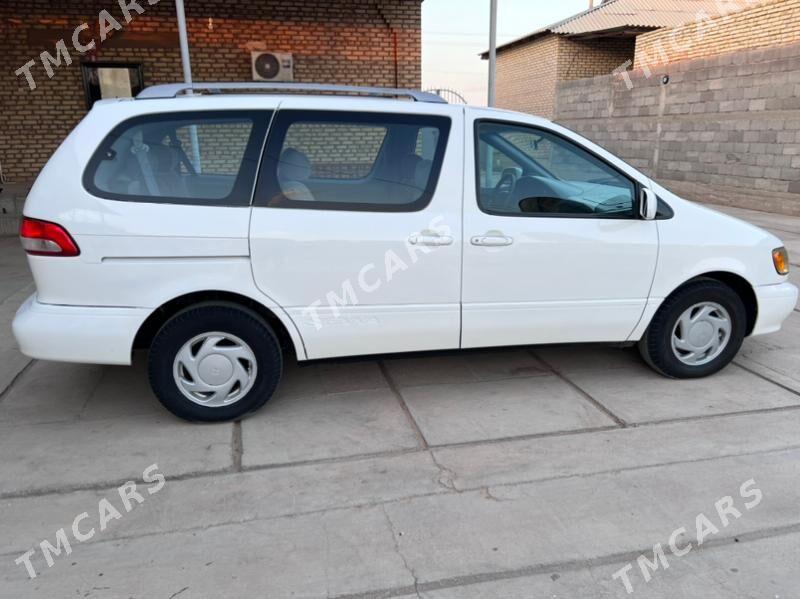 Toyota Sienna 2002 - 168 000 TMT - Бабадайхан - img 3