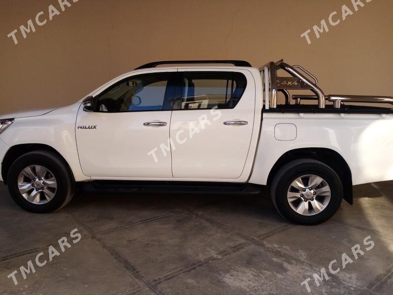 Toyota Hilux 2018 - 460 000 TMT - Türkmenabat - img 4