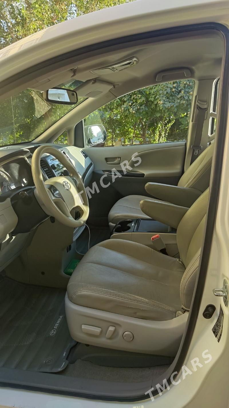 Toyota Sienna 2013 - 275 000 TMT - Ашхабад - img 4