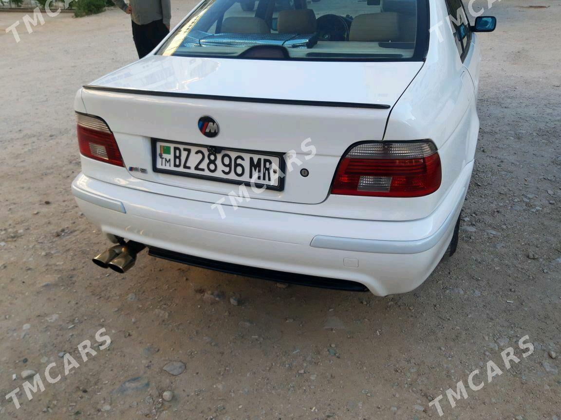 BMW E39 2002 - 110 000 TMT - Балканабат - img 3