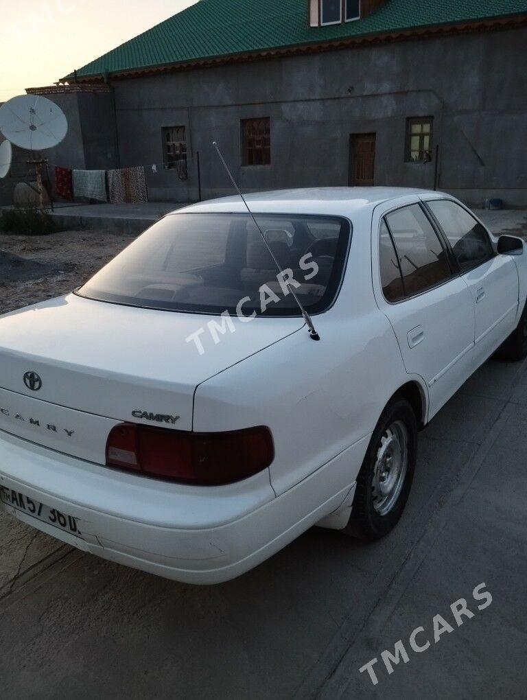 Toyota Camry 1995 - 57 000 TMT - Акдепе - img 4