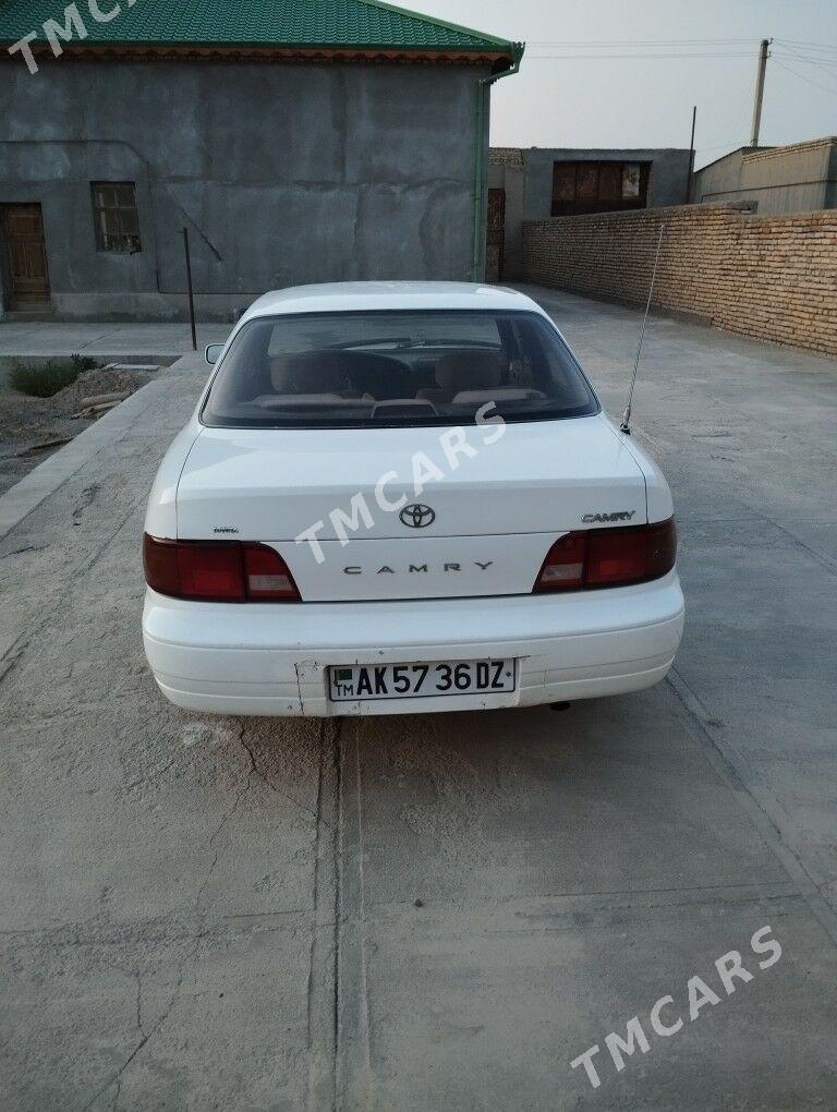 Toyota Camry 1995 - 57 000 TMT - Акдепе - img 5