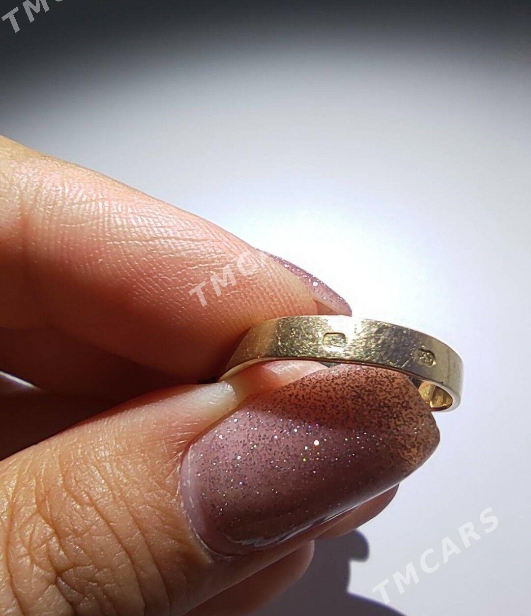 Золотое  кольцо с бриллиантом - Ашхабад - img 3