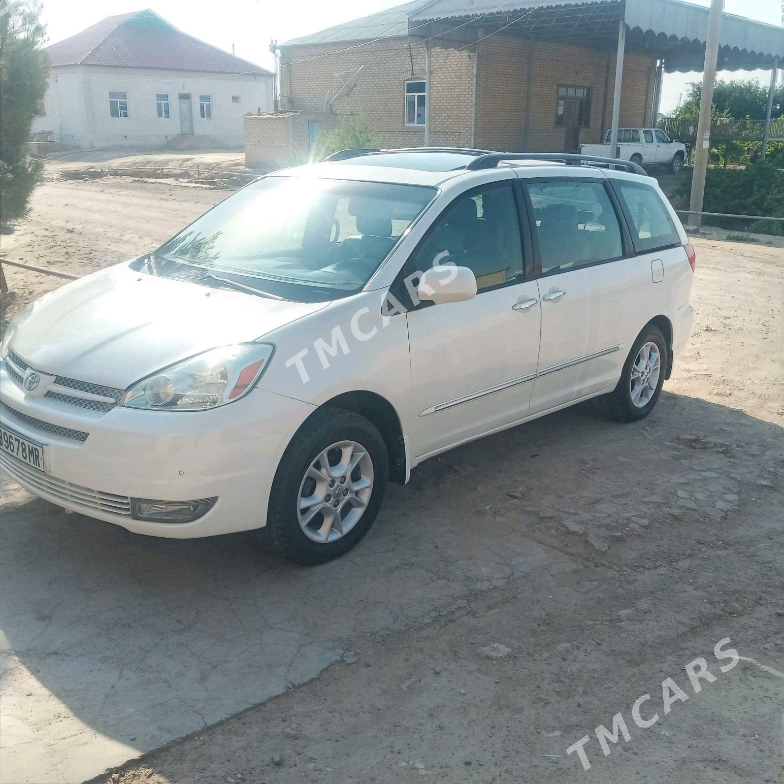 Toyota Sienna 2004 - 190 000 TMT - Мары - img 4