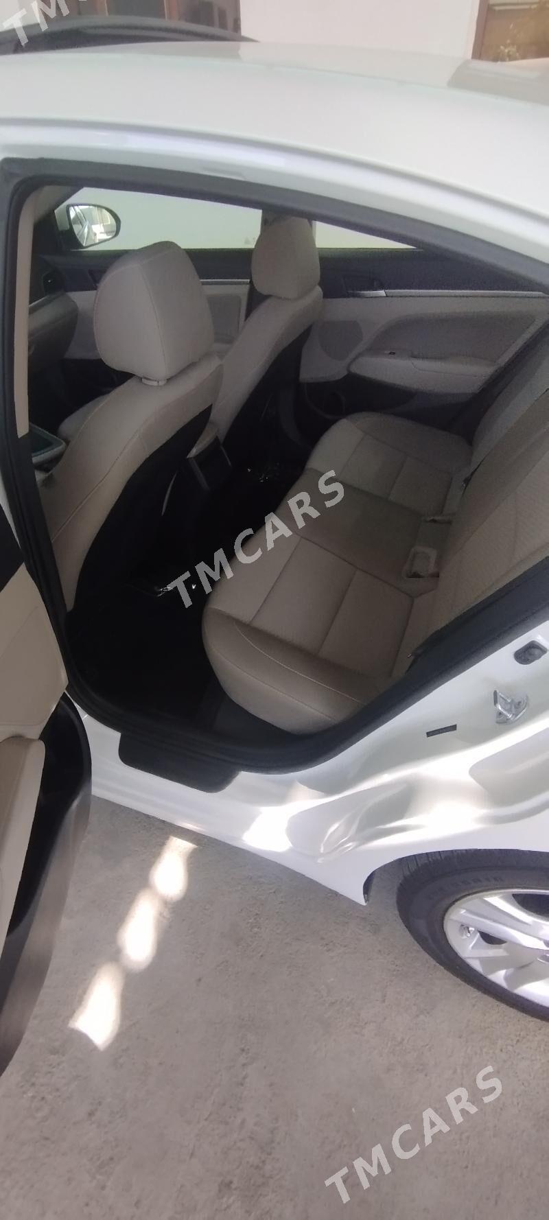 Hyundai Elantra 2019 - 220 000 TMT - Aşgabat - img 10