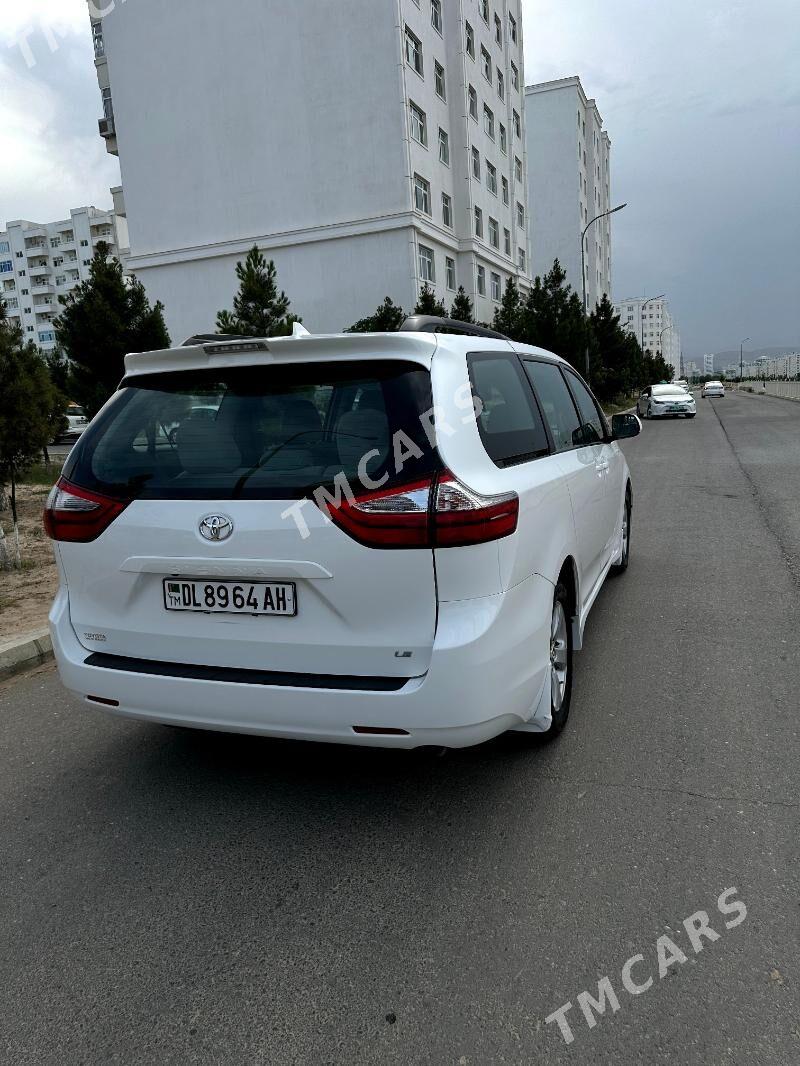 Toyota Sienna 2018 - 390 000 TMT - Мир 8 - img 8