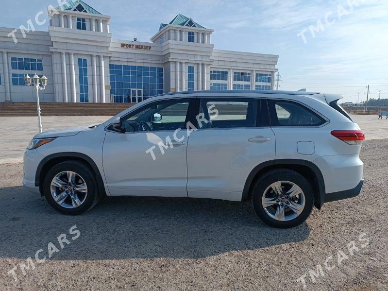 Toyota Highlander 2019 - 500 000 TMT - Мары - img 3