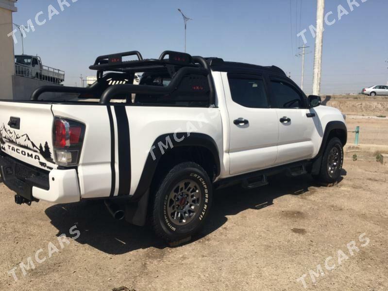 Toyota Tacoma 2018 - 440 000 TMT - Türkmenabat - img 3