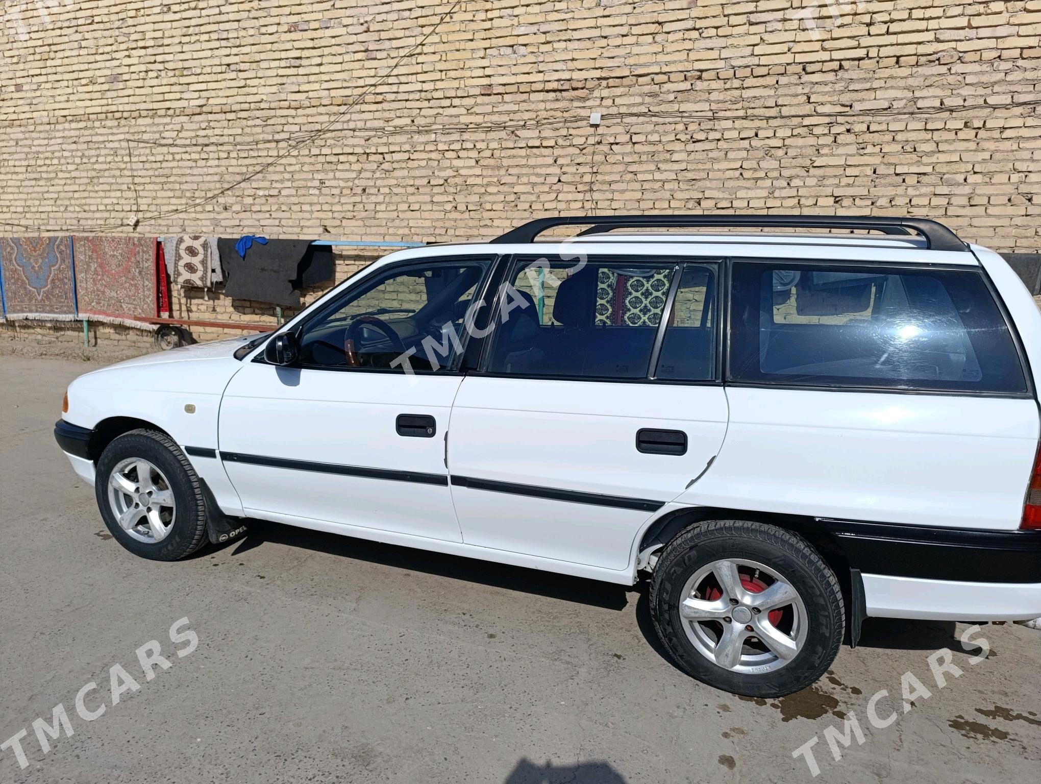 Opel Astra 1995 - 40 000 TMT - Dänew - img 2