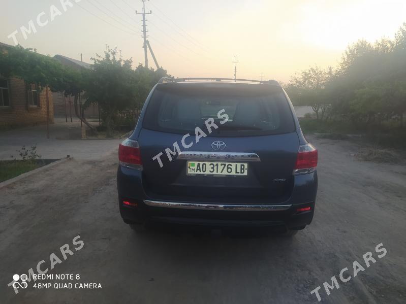 Toyota Highlander 2011 - 320 000 TMT - Чарджоу - img 2