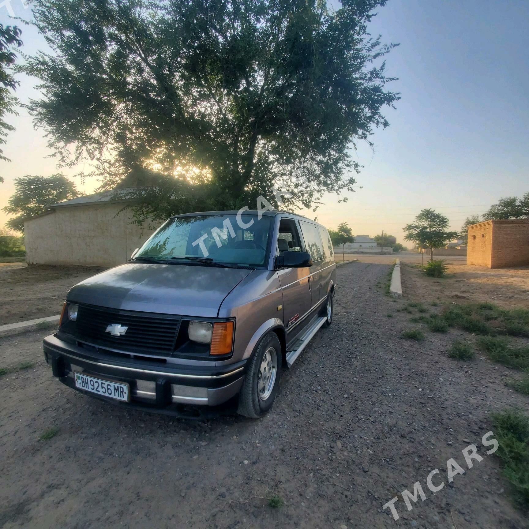 Chevrolet Astro 1994 - 40 000 TMT - Мургап - img 2