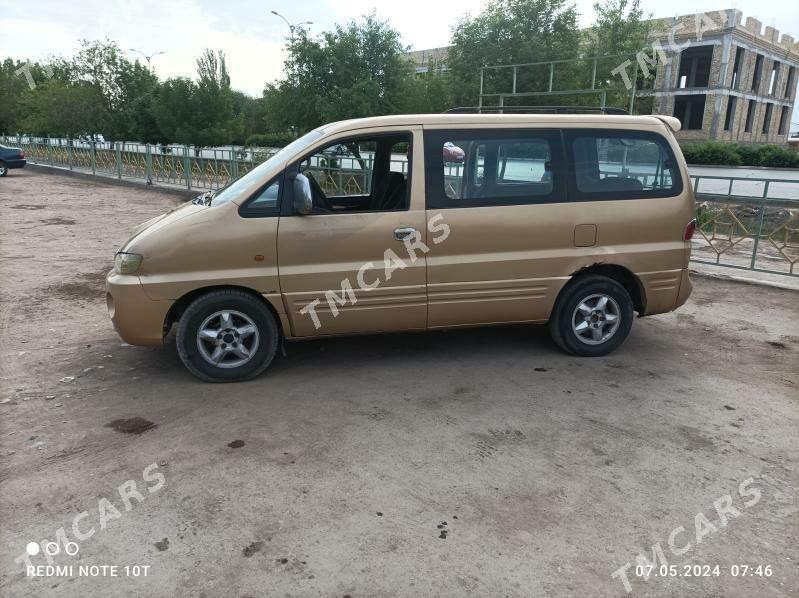 Hyundai H-1 2001 - 50 000 TMT - Гурбансолтан Едже - img 3