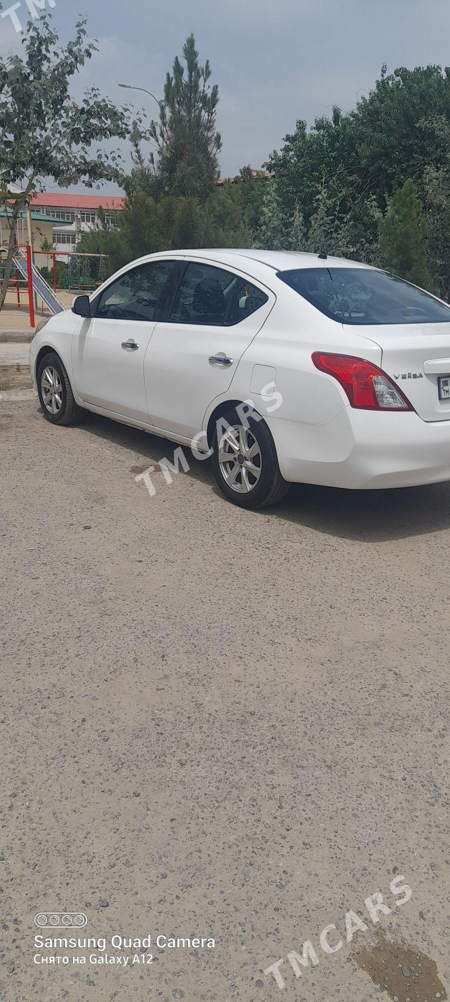 Nissan Versa 2011 - 110 000 TMT - Анев - img 3