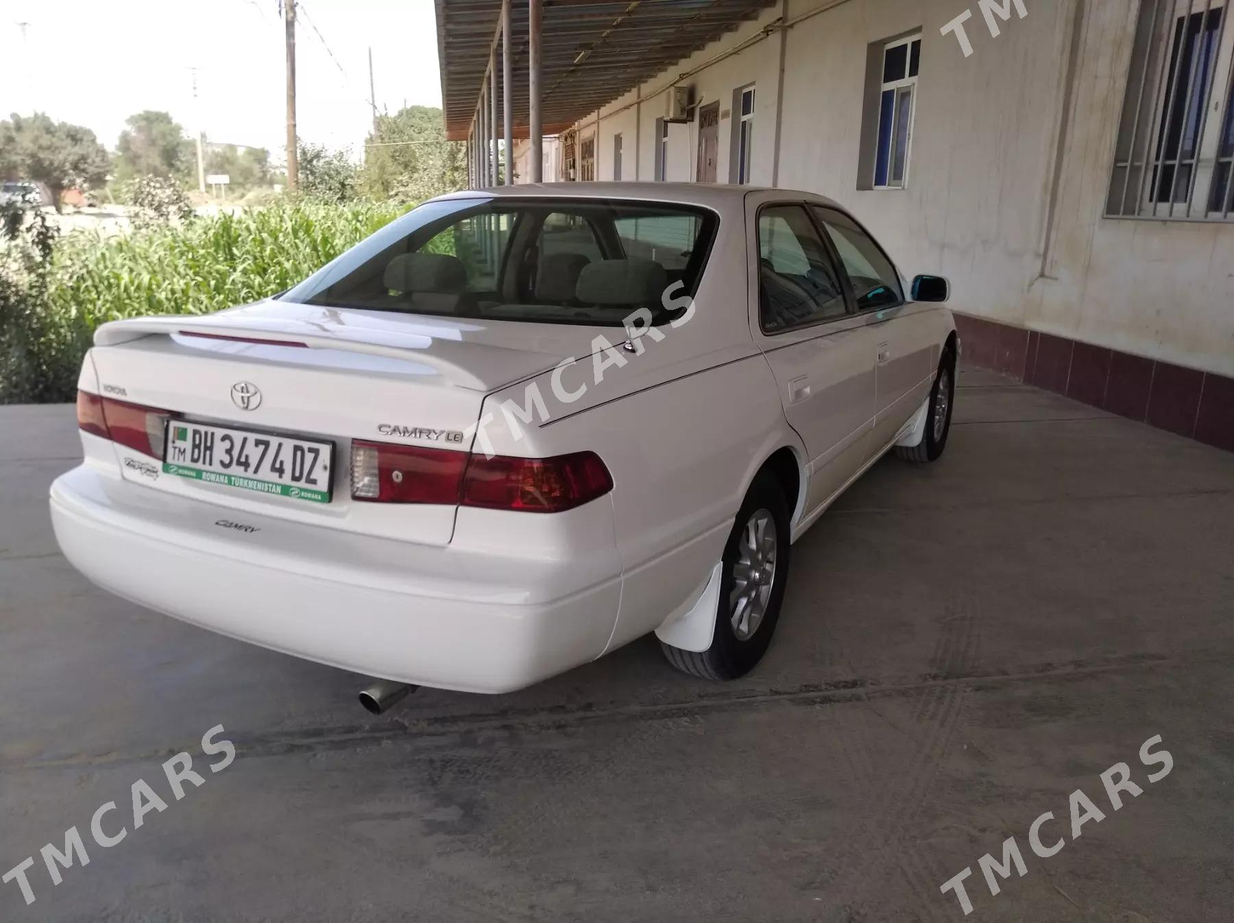 Toyota Camry 2001 - 130 000 TMT - Дашогуз - img 4