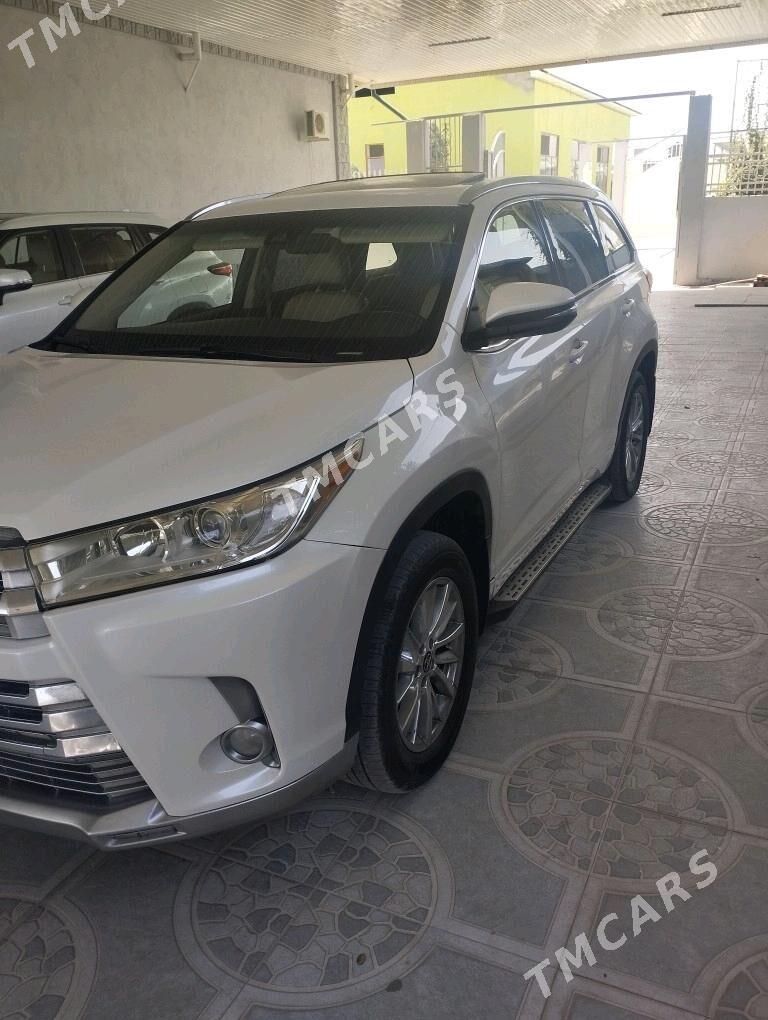 Toyota Highlander 2018 - 405 000 TMT - Ашхабад - img 2