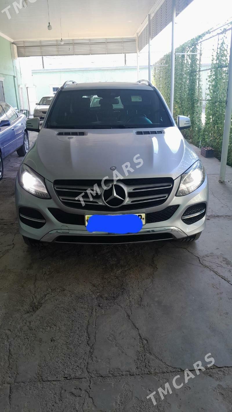 Mercedes-Benz GLE-Class 2016 - 800 000 TMT - Mary - img 2