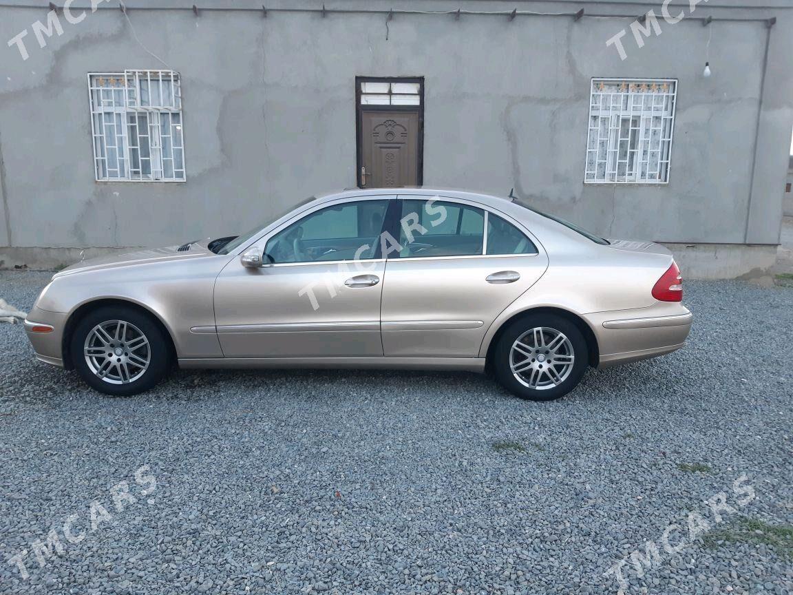 Mercedes-Benz E320 2003 - 110 000 TMT - Бахарден - img 4