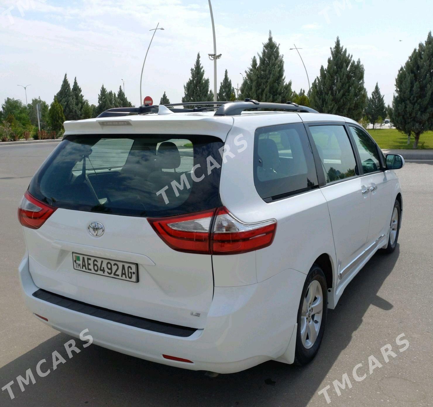 Toyota Sienna 2019 - 365 000 TMT - Чоганлы - img 3