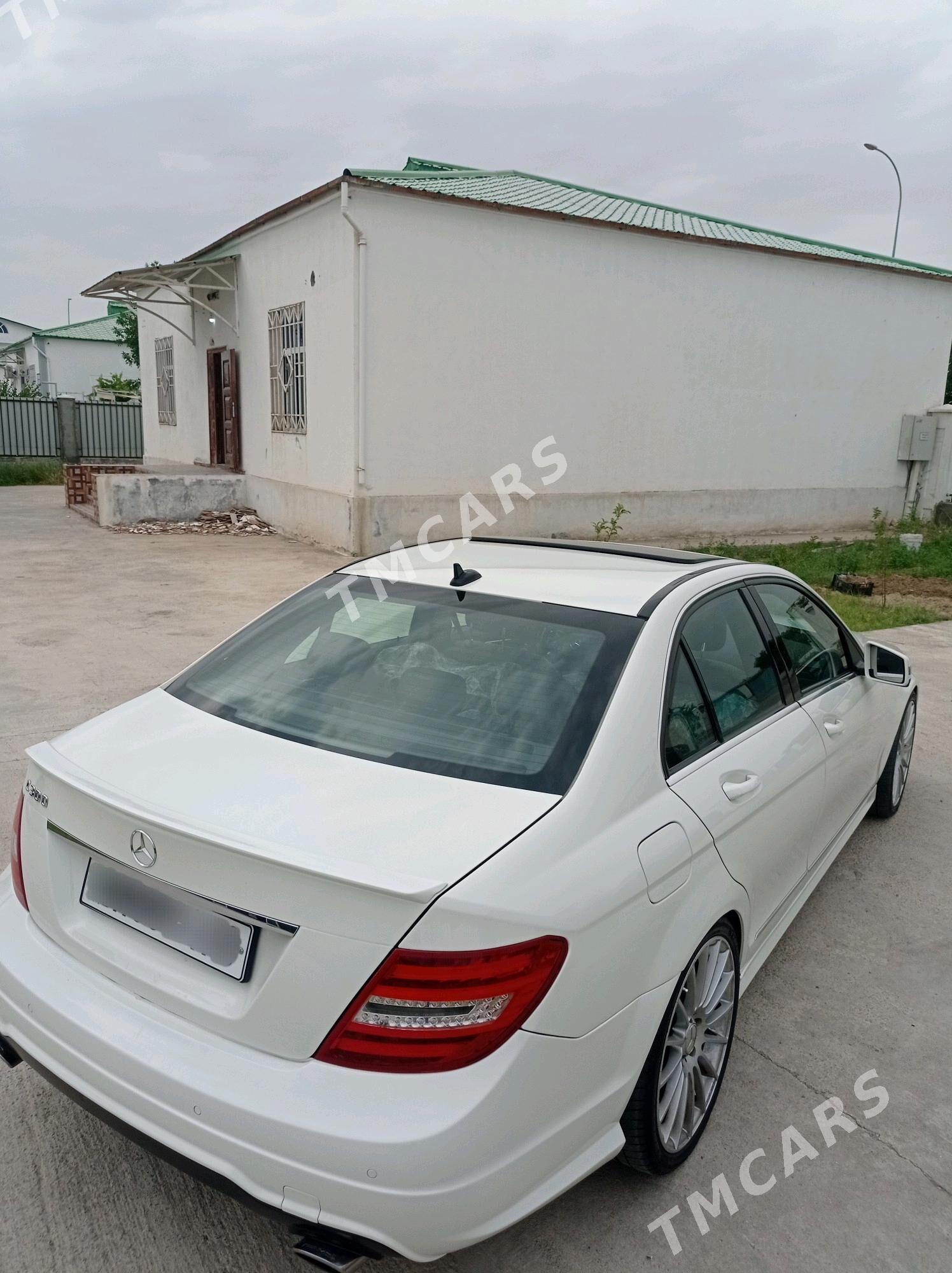 Mercedes-Benz C300 2010 - 320 000 TMT - Aşgabat - img 3