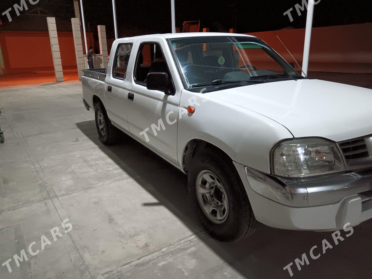 Nissan Navara 2009 - 130 000 TMT - Aşgabat - img 2