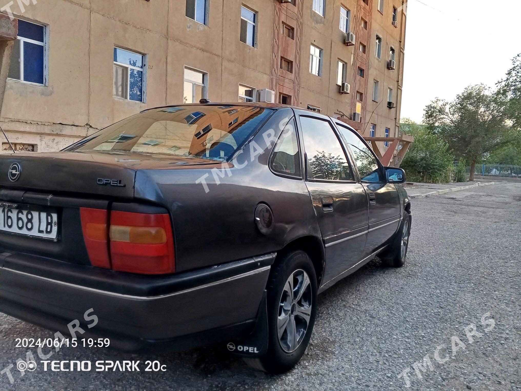 Opel Vectra 1992 - 25 000 TMT - Seýdi - img 2