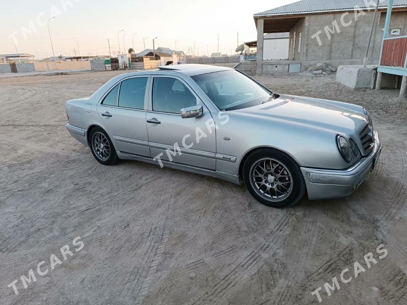 Mercedes-Benz E320 1996 - 59 000 TMT - Эсенгулы - img 3