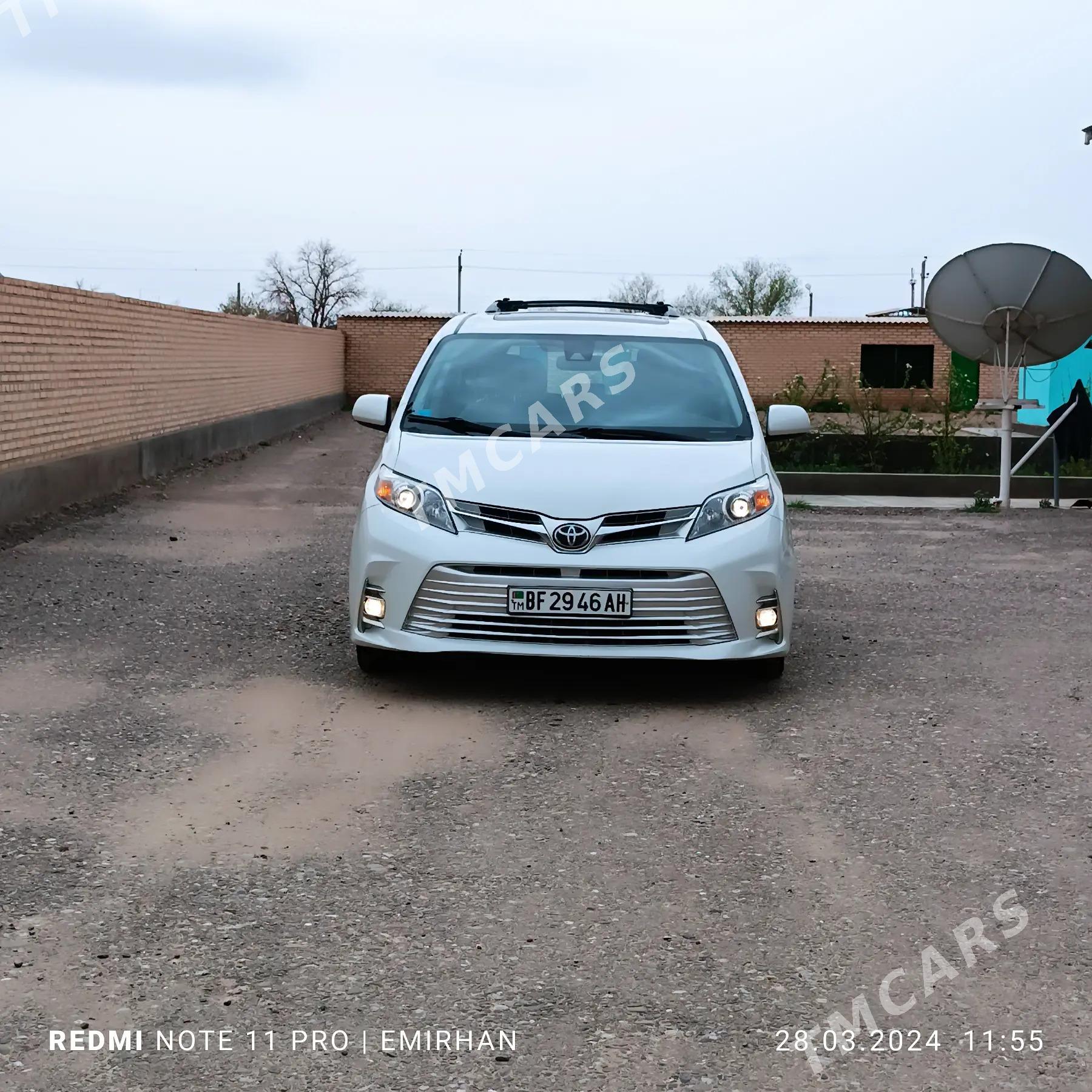 Toyota Sienna 2018 - 450 000 TMT - Sarahs - img 4