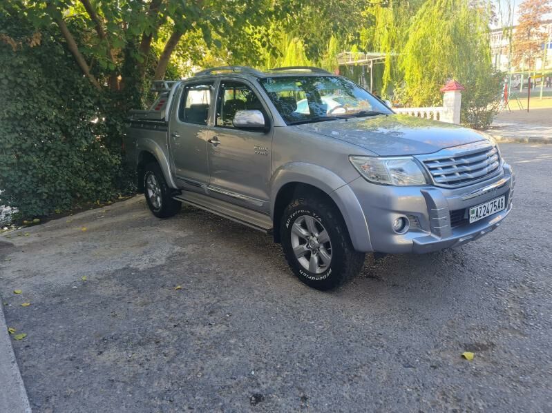 Toyota Hilux 2015 - 370 000 TMT - Ким район - img 5