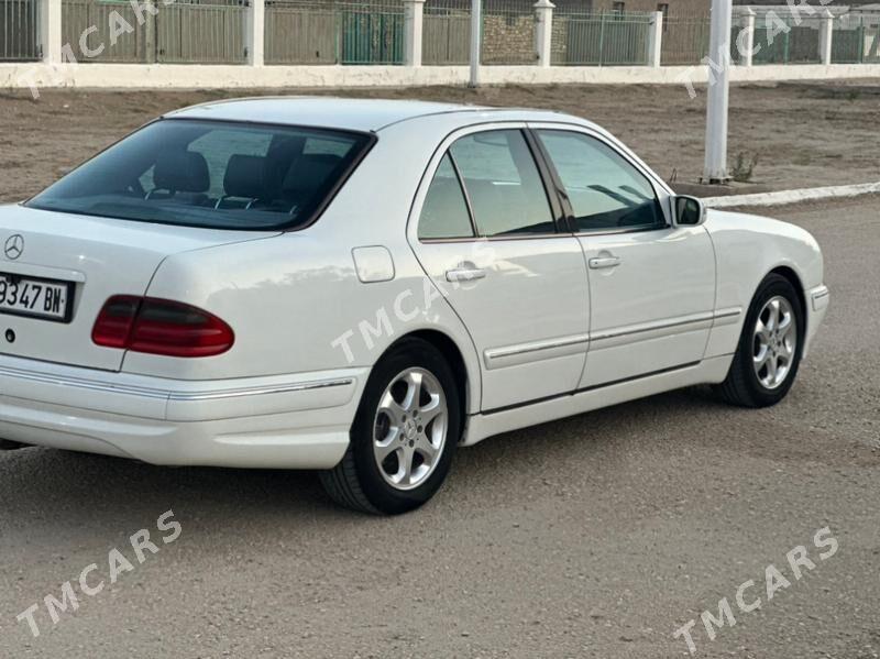 Mercedes-Benz E320 2001 - 110 000 TMT - Gumdag - img 4