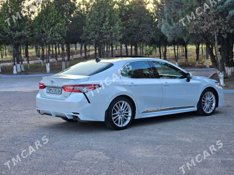 Toyota Camry 2018 - 317 000 TMT - Ашхабад - img 2