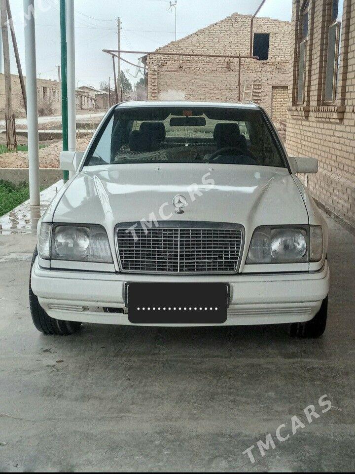 Mercedes-Benz 300E 1991 - 40 000 TMT - Çärjew - img 3