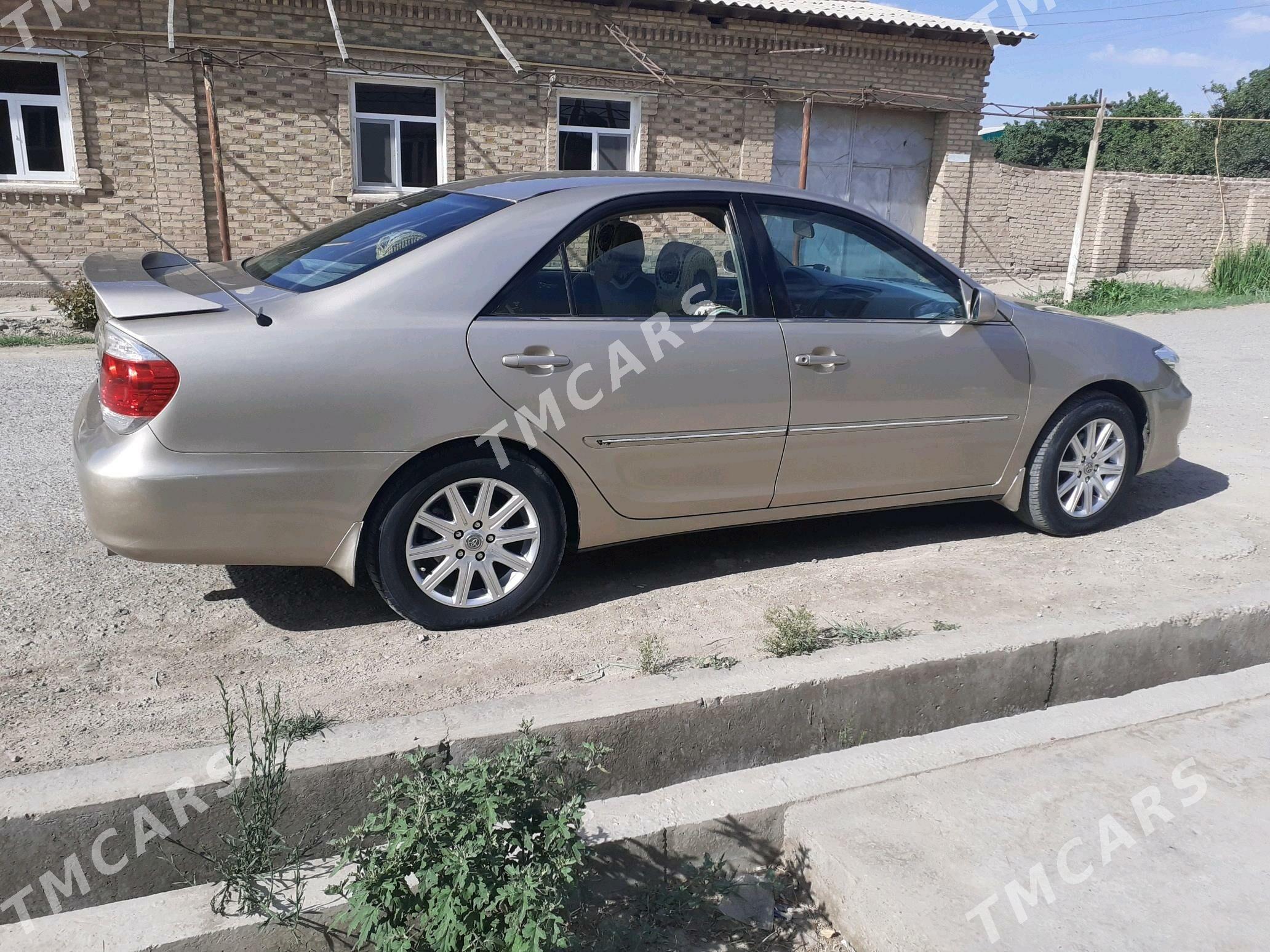 Toyota Camry 2003 - 180 000 TMT - Дянев - img 3