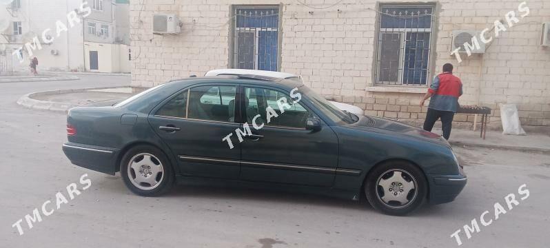 Mercedes-Benz E320 2000 - 90 000 TMT - Türkmenbaşy - img 4