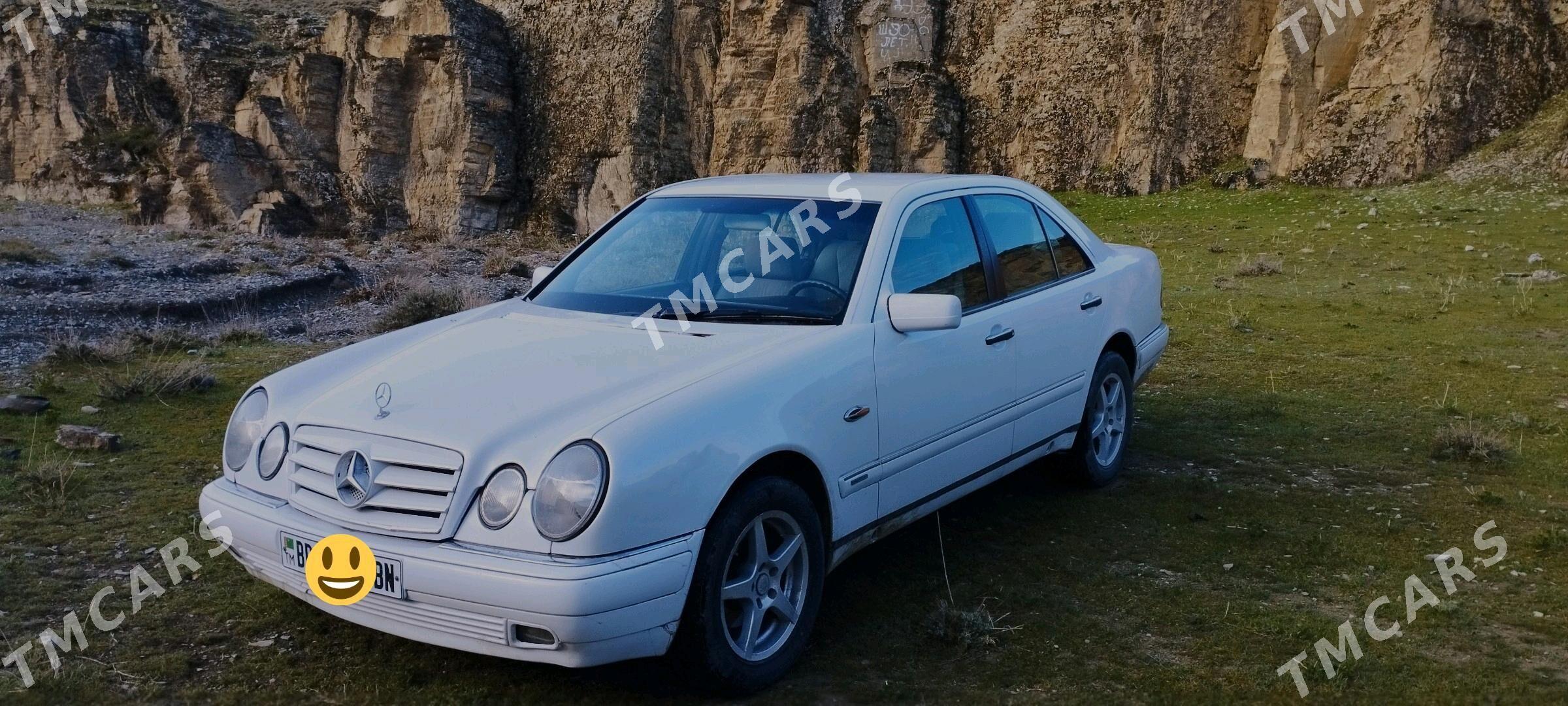 Mercedes-Benz E-Class 1997 - 60 000 TMT - Гызыларбат - img 2