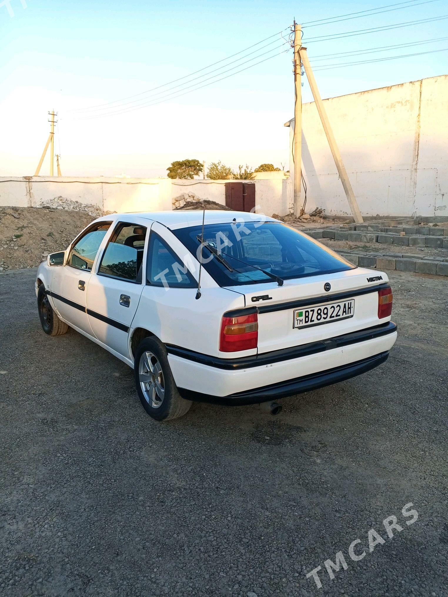 Opel Vectra 1992 - 28 000 TMT - Кëши - img 3