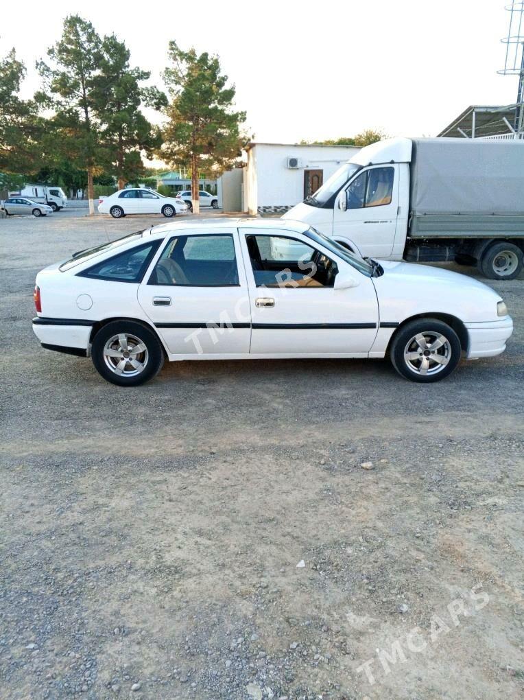 Opel Vectra 1992 - 28 000 TMT - Кëши - img 2