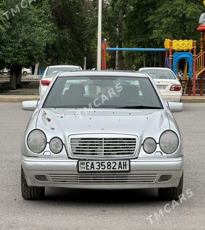 Mercedes-Benz E320 1997 - 68 000 TMT - Ашхабад - img 2